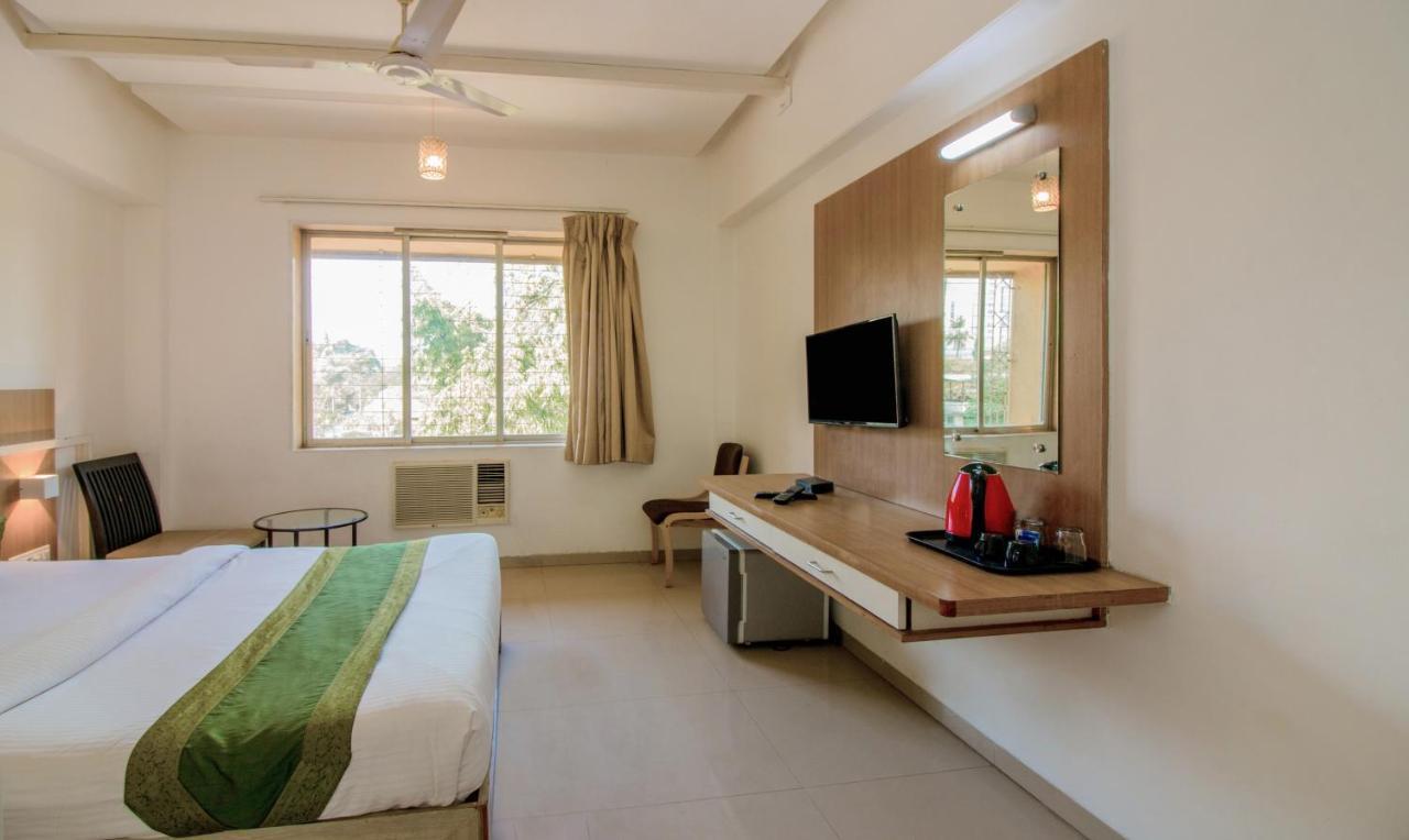 Hotel Treebo Trend Golden Nest Thane Exterior foto